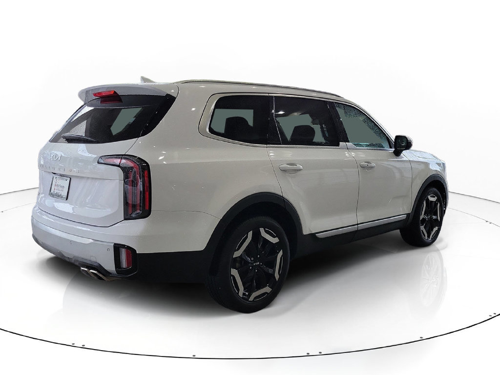 Certified 2024 Kia Telluride EX FWD image 7