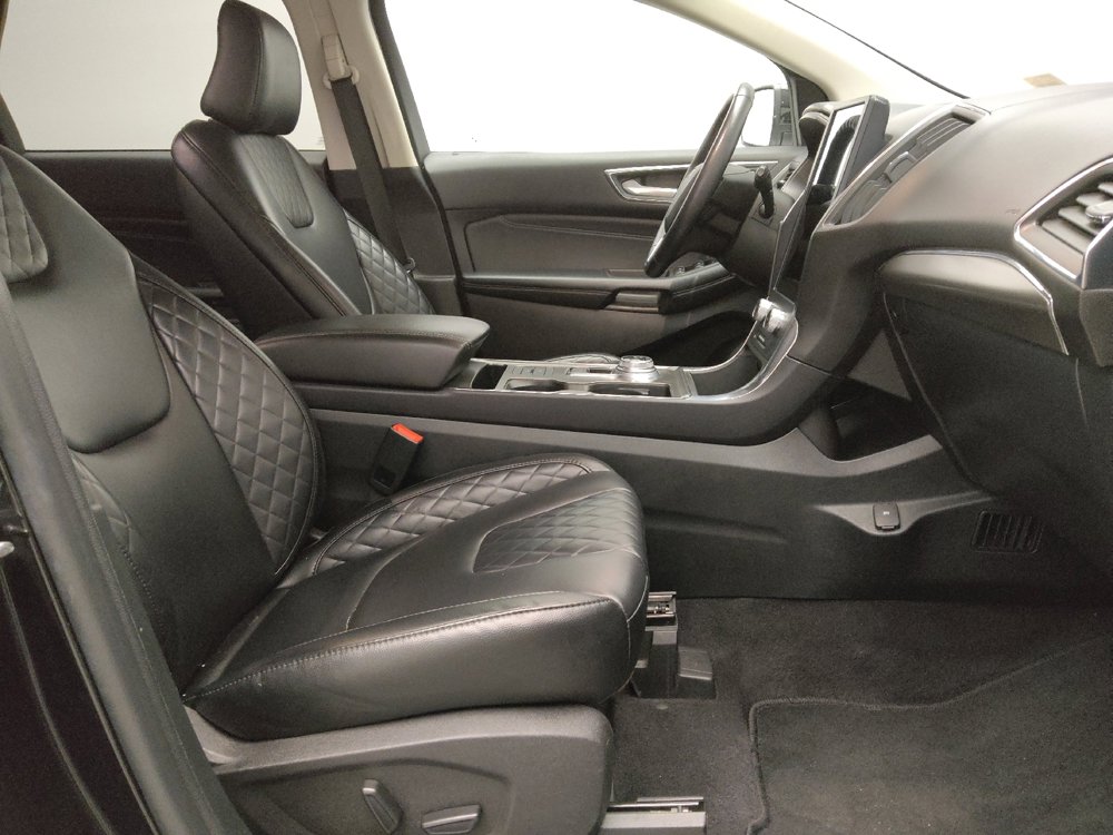 Used 2023 Ford Edge Titanium image 21