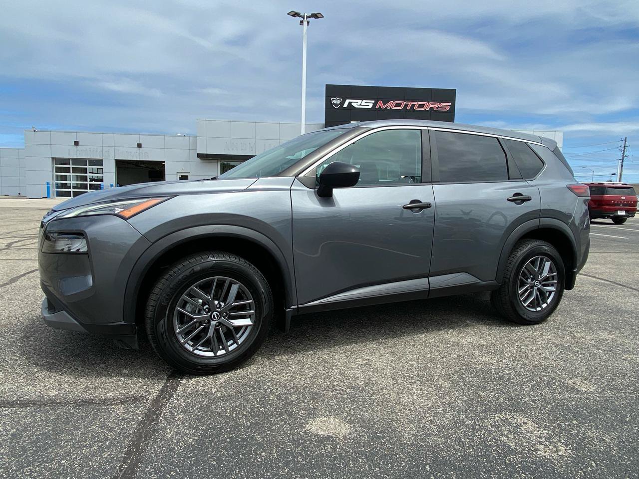 Used 2022 Nissan Rogue S AWD/4WD image 4