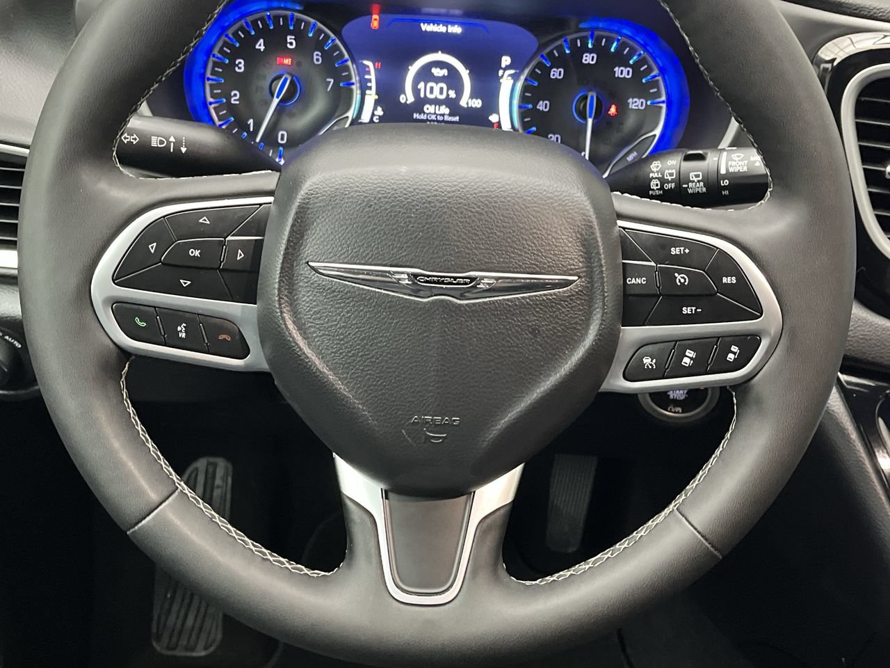 Used 2025 Chrysler Pacifica Select FWD image 15