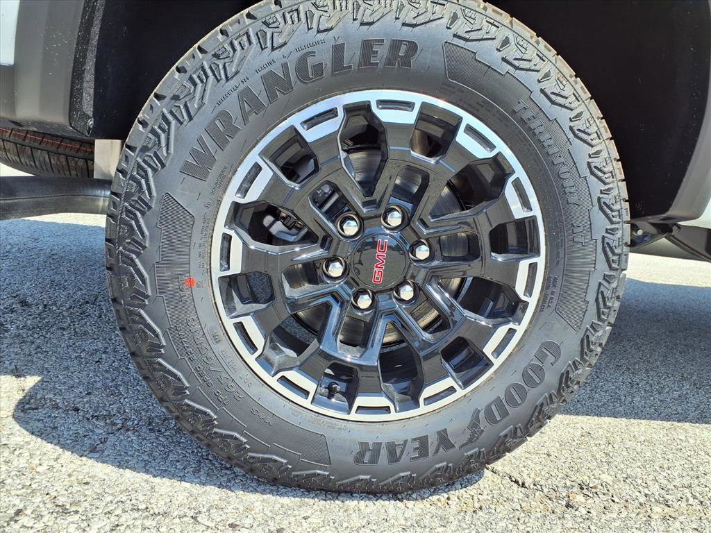 New 2026 GMC Canyon AT4 image 24