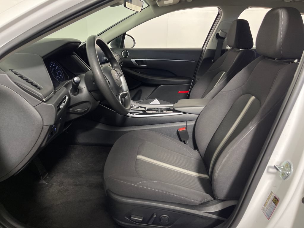 Certified 2022 Hyundai Sonata SEL w/ Winter Weather Package FWD image 12