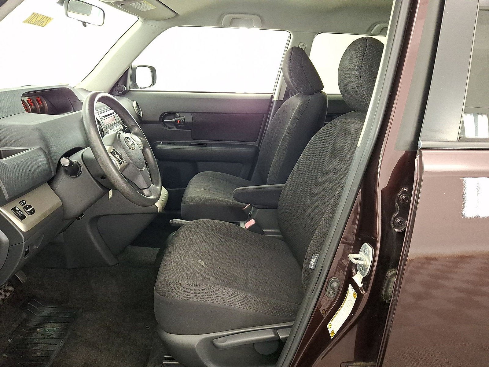 Used 2008 Scion xB FWD image 3