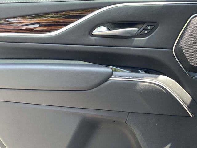 Used 2023 Cadillac Escalade Premium Luxury AWD/4WD image 28