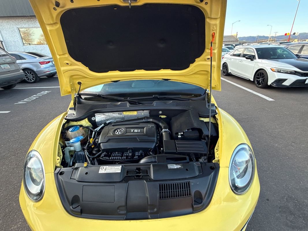 Used 2014 Volkswagen Beetle GSR image 9