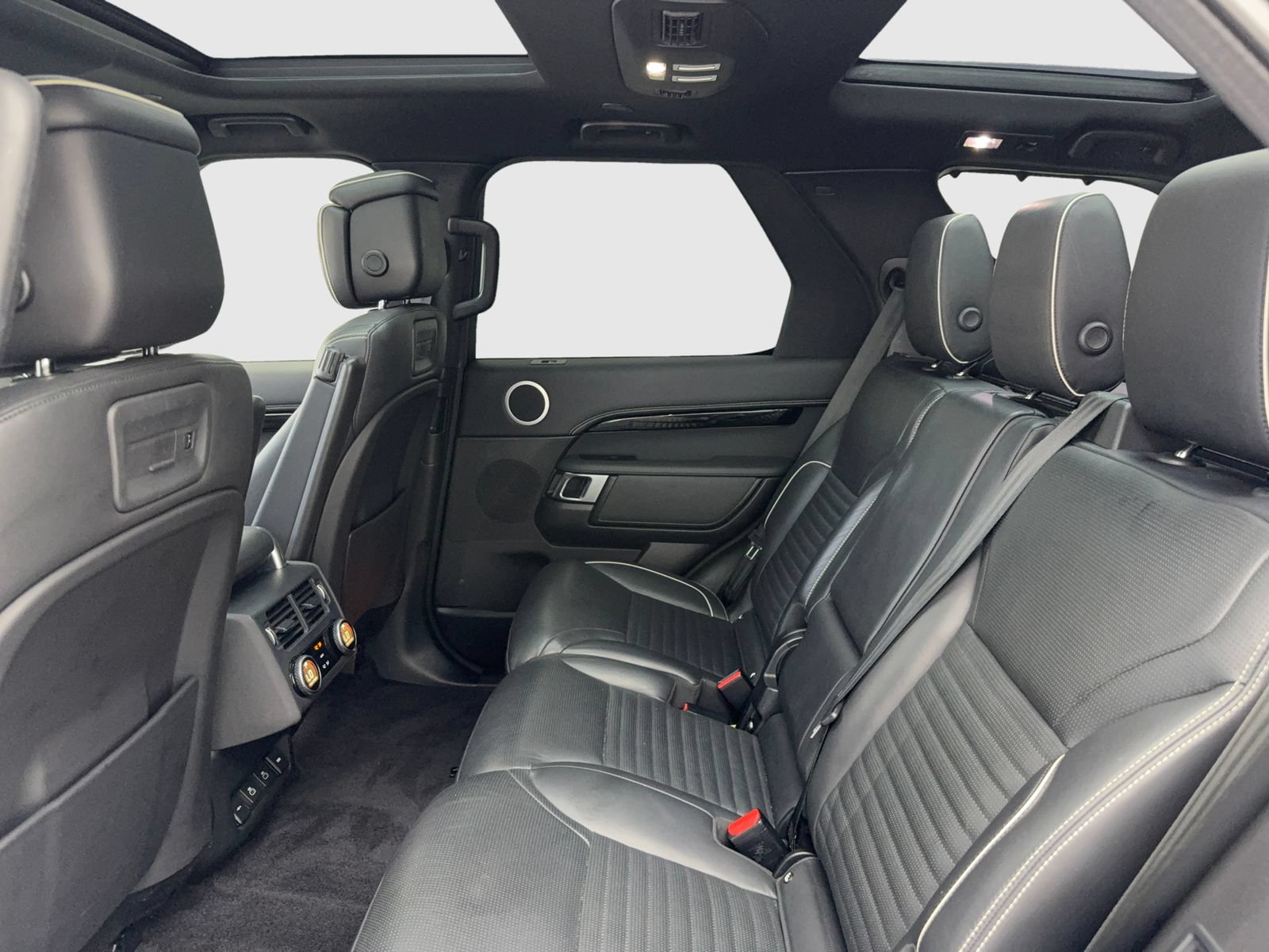 Used 2022 Land Rover Discovery HSE R-Dynamic AWD/4WD image 40