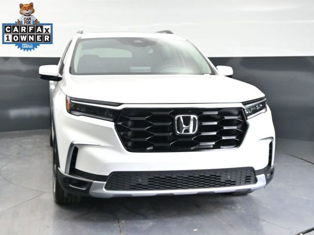Used 2025 Honda Pilot Touring image 2