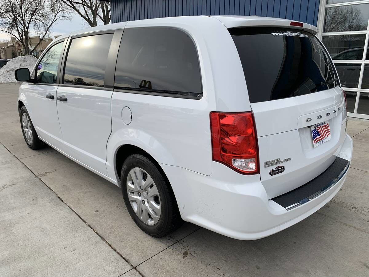 Used 2019 Dodge Grand Caravan SE w/ UConnect Hands-Free Group image 8