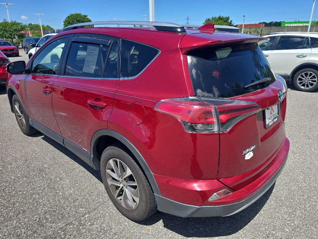 Used 2018 Toyota RAV4 LE AWD/4WD image 7