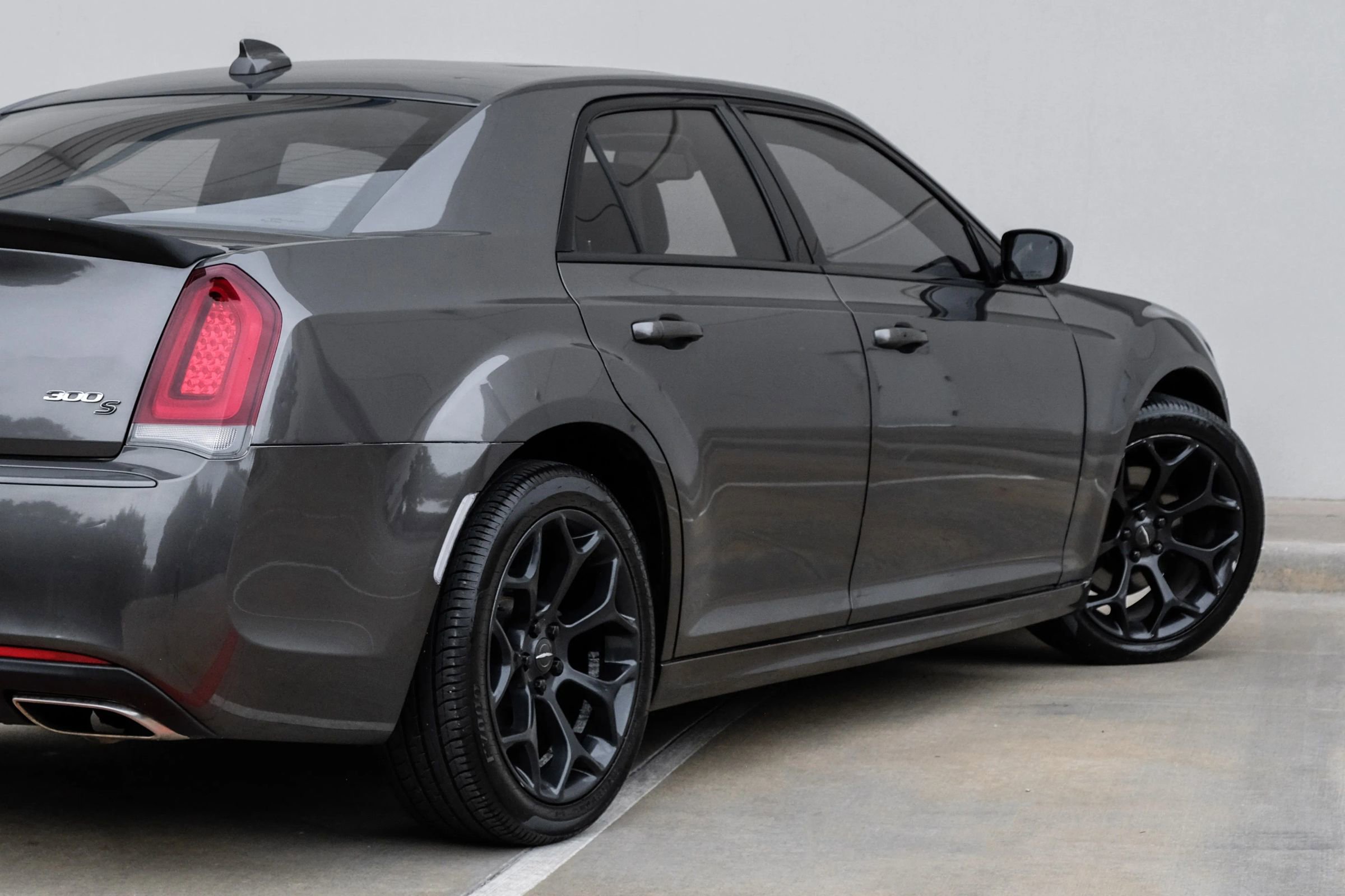 Used 2020 Chrysler 300 S RWD image 16