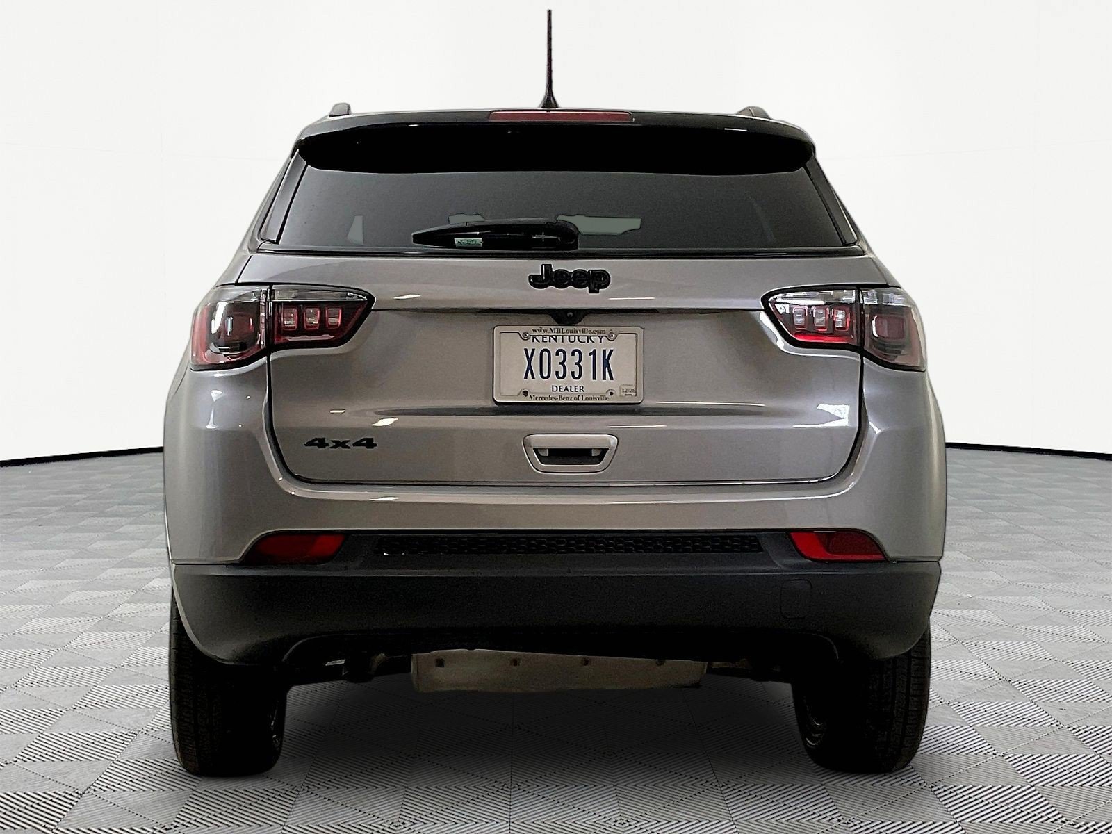 Used 2023 Jeep Compass Latitude AWD/4WD image 5