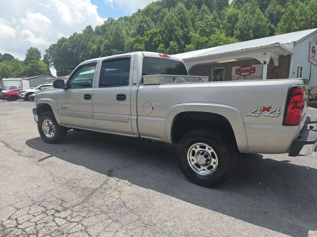 Used 2007 Chevrolet Silverado 2500 LT w/ Heavy-Duty Power Package AWD/4WD image 8