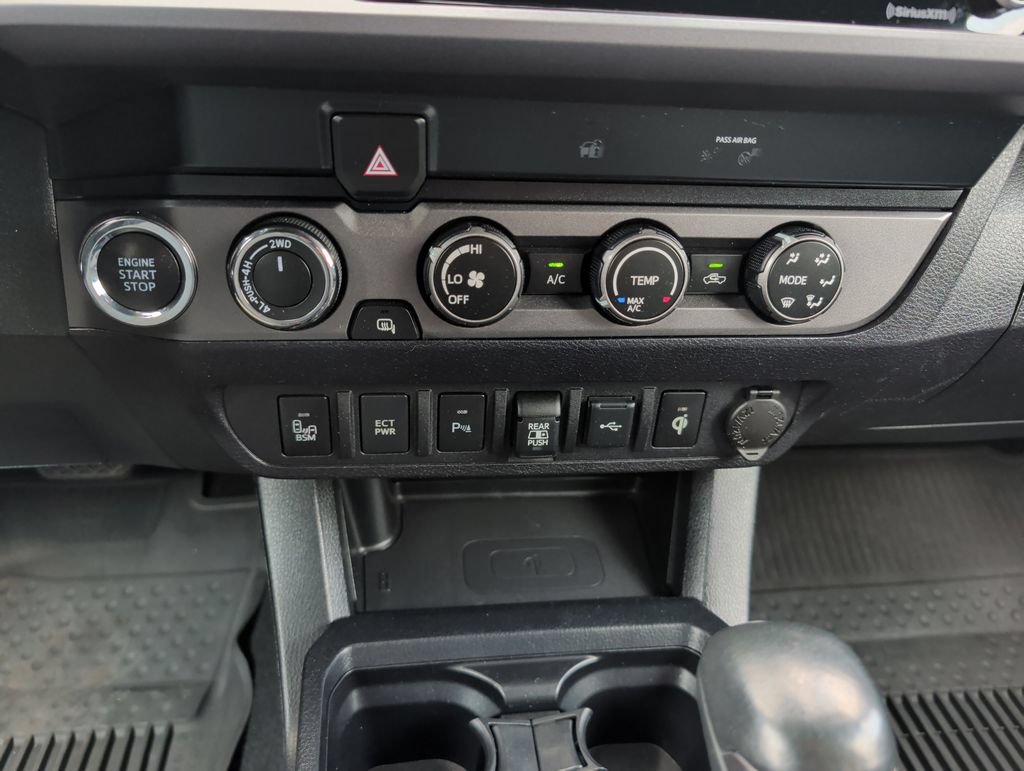 Used 2020 Toyota Tacoma TRD Off-Road w/ Technology Package AWD/4WD image 22
