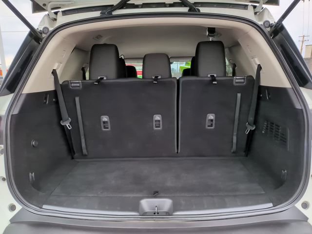 Used 2022 Nissan Pathfinder SV image 16