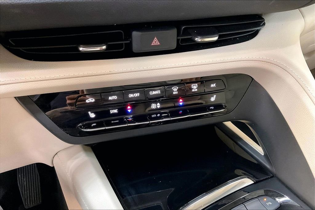 Used 2022 Buick Envision Preferred FWD image 17