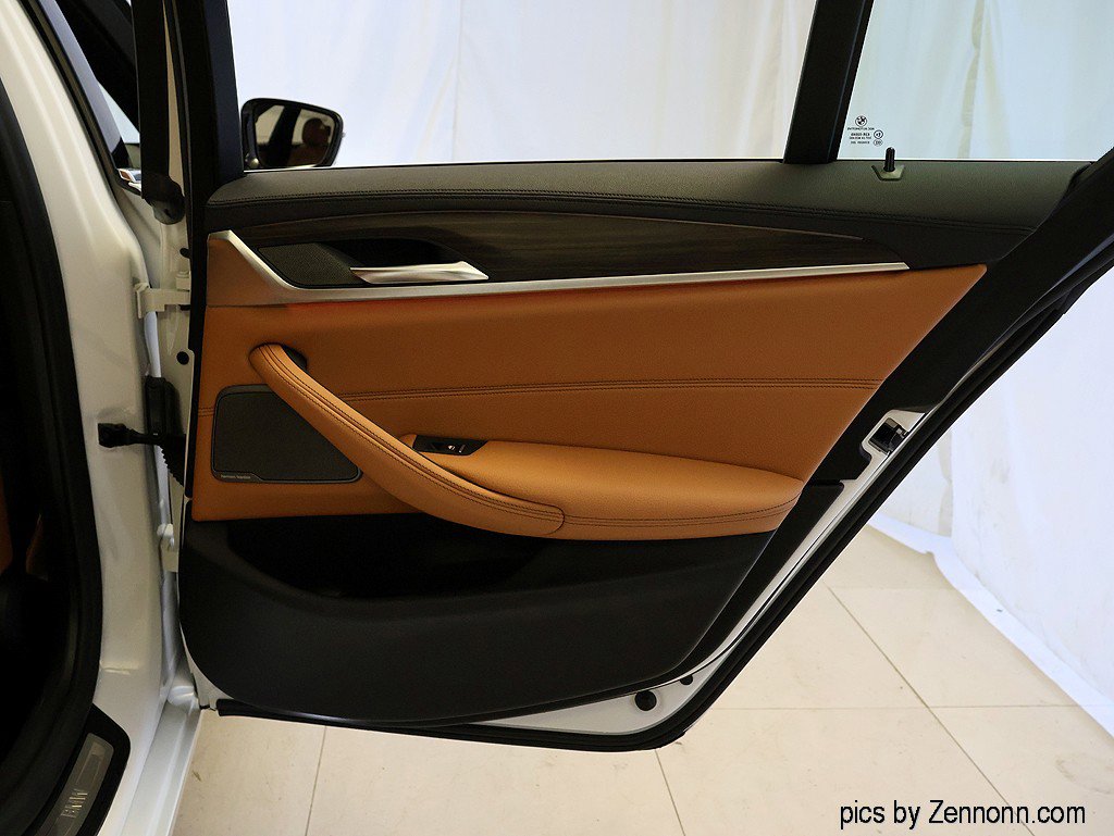 Used 2020 BMW 540i xDrive w/ Premium Package image 34