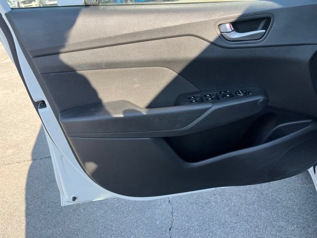 Used 2021 Hyundai Accent SE FWD image 13