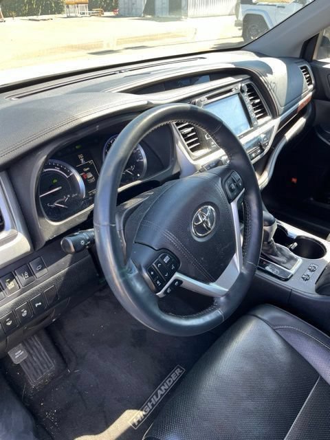 Used 2016 Toyota Highlander Limited Platinum AWD/4WD image 14
