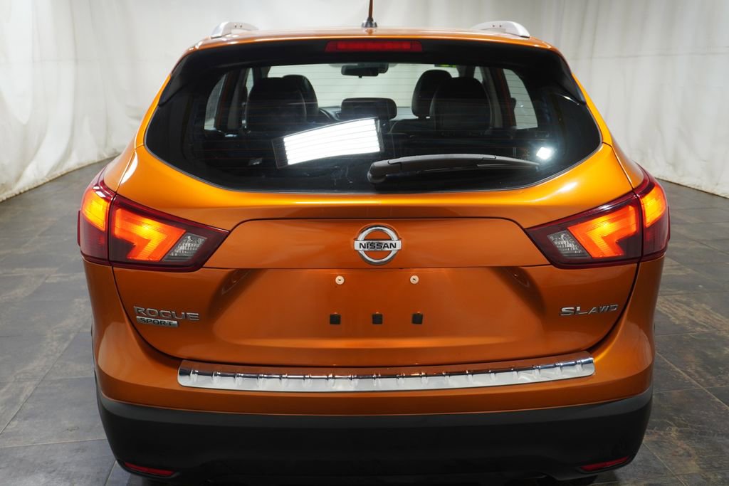 Used 2017 Nissan Rogue Sport SL w/ SL Premium Package image 5
