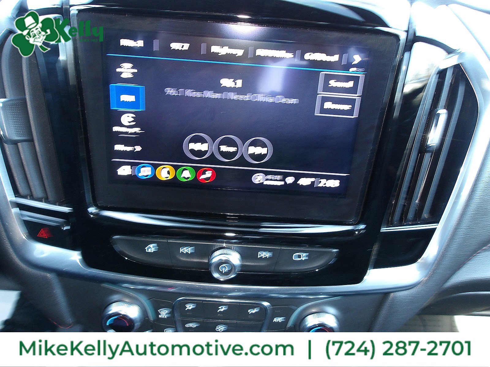 Used 2023 Chevrolet Traverse RS w/ LPO, Floor Liner Package FWD image 22