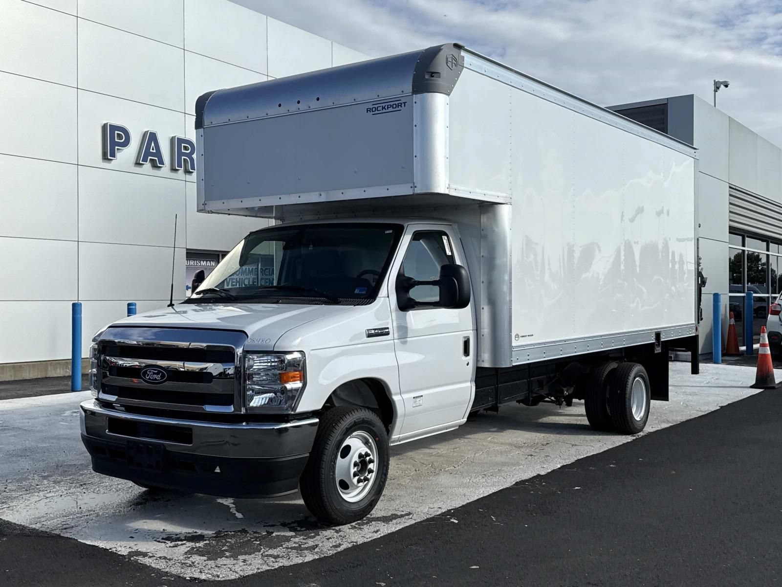New 2027 Ford E-450 and Econoline 450 Super Duty w/ Power Equipment Group RWD image 7