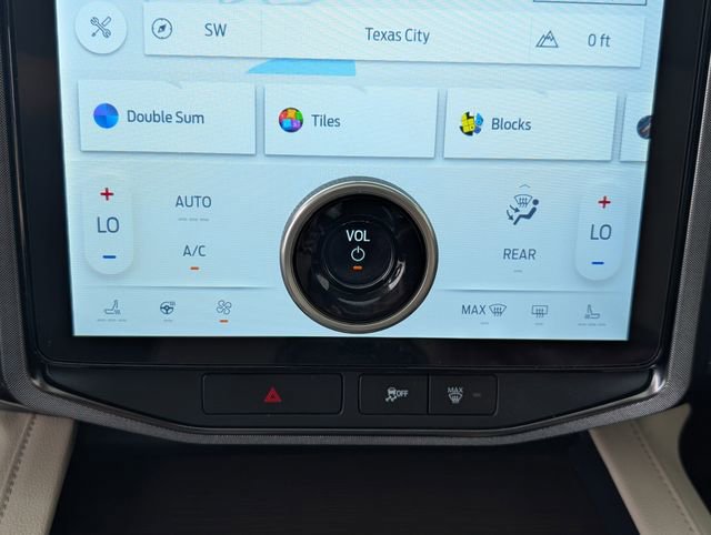 Used 2022 Ford Expedition Limited image 21