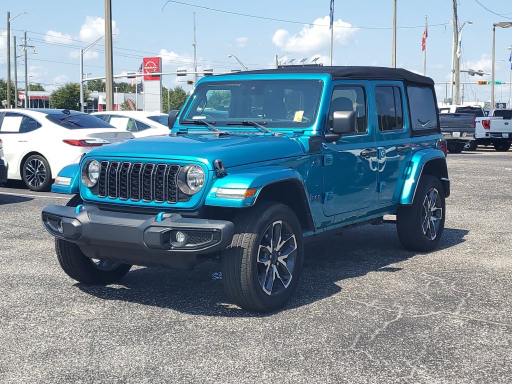 Used 2024 Jeep Wrangler Unlimited w/ Convenience Group AWD/4WD image 2