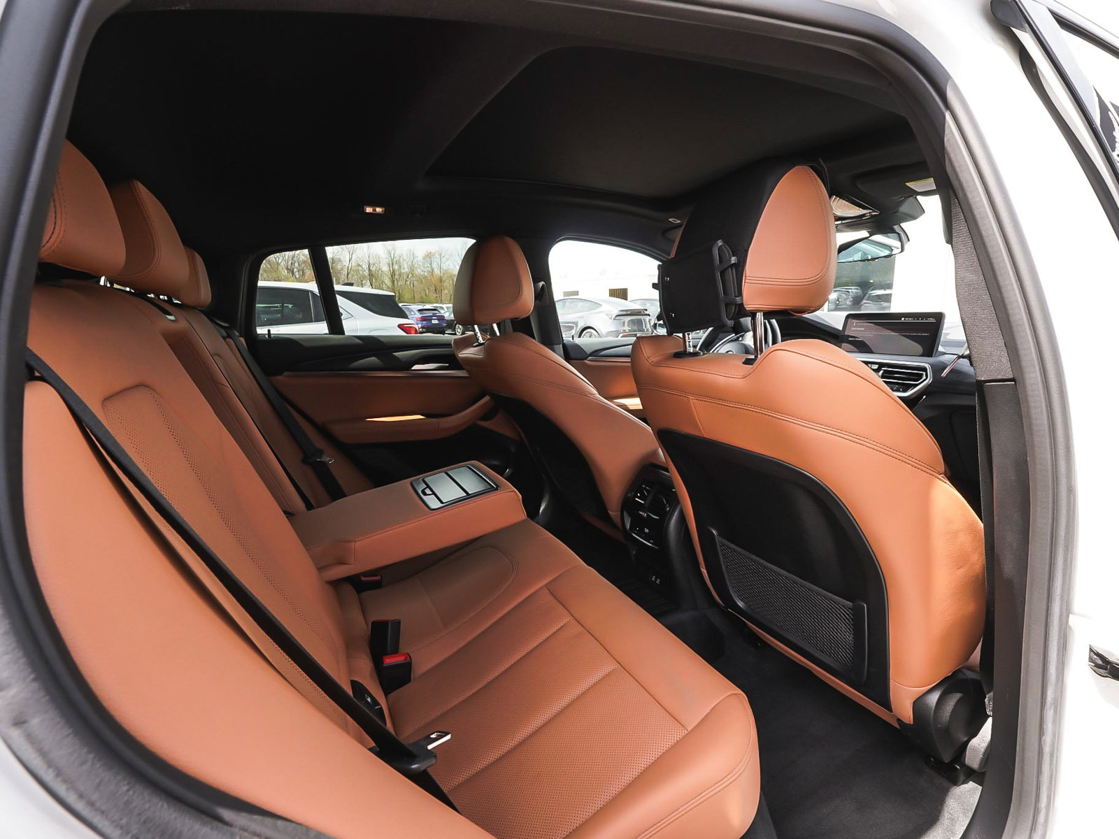 Used 2024 BMW X4 xDrive30i w/ Premium Package image 39