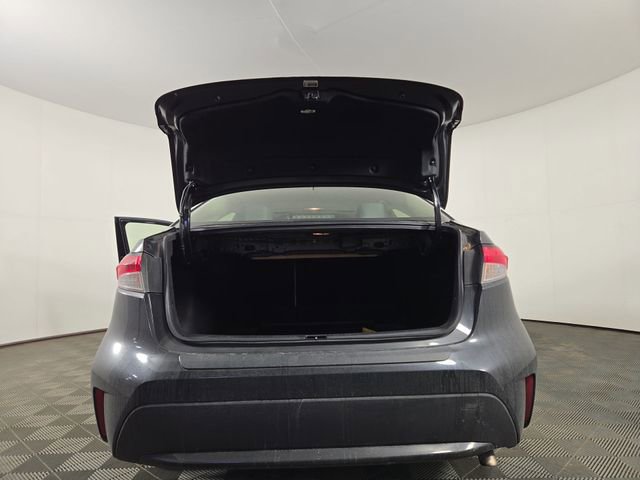 Used 2021 Toyota Corolla LE w/ LE Premium Package image 29