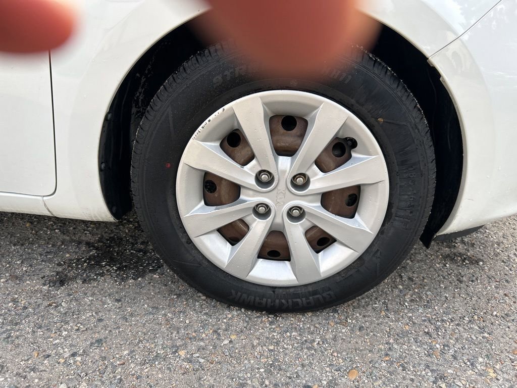 Used 2013 Kia Rio LX FWD image 25