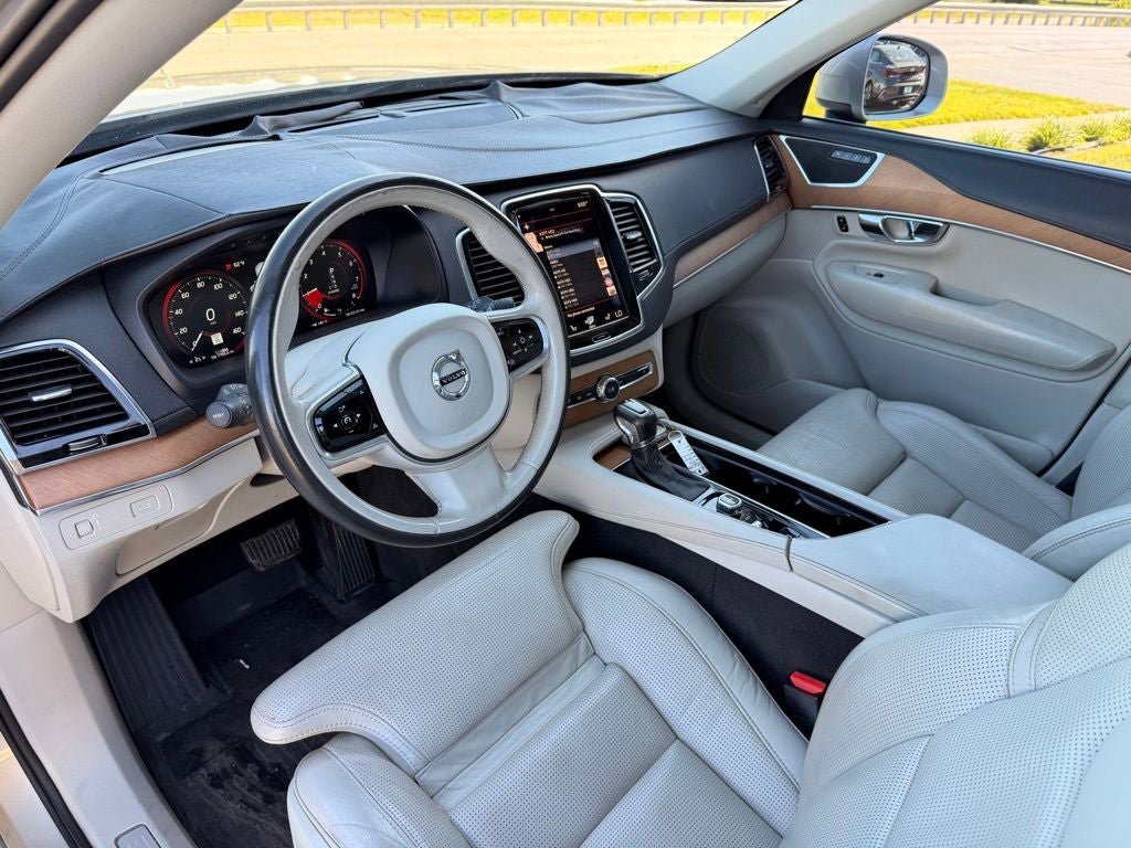 Used 2016 Volvo XC90 T6 Inscription w/ Protection Package Plus AWD/4WD image 25