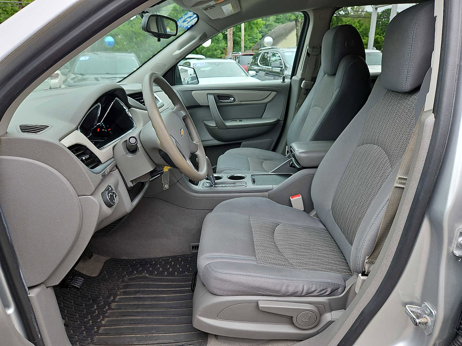 Used 2015 Chevrolet Traverse LS FWD image 15