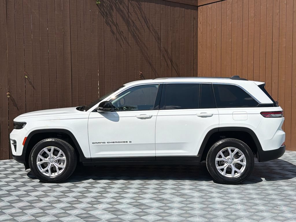 Used 2022 Jeep Grand Cherokee Limited RWD image 16
