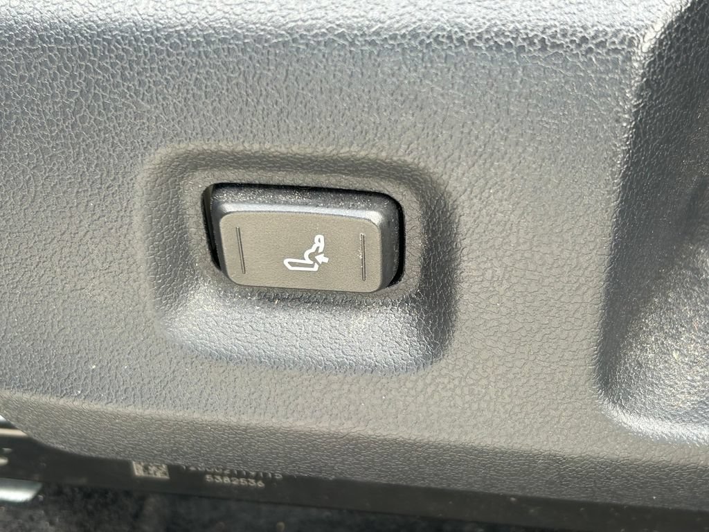 Certified 2026 Toyota Tacoma SR5 RWD image 22