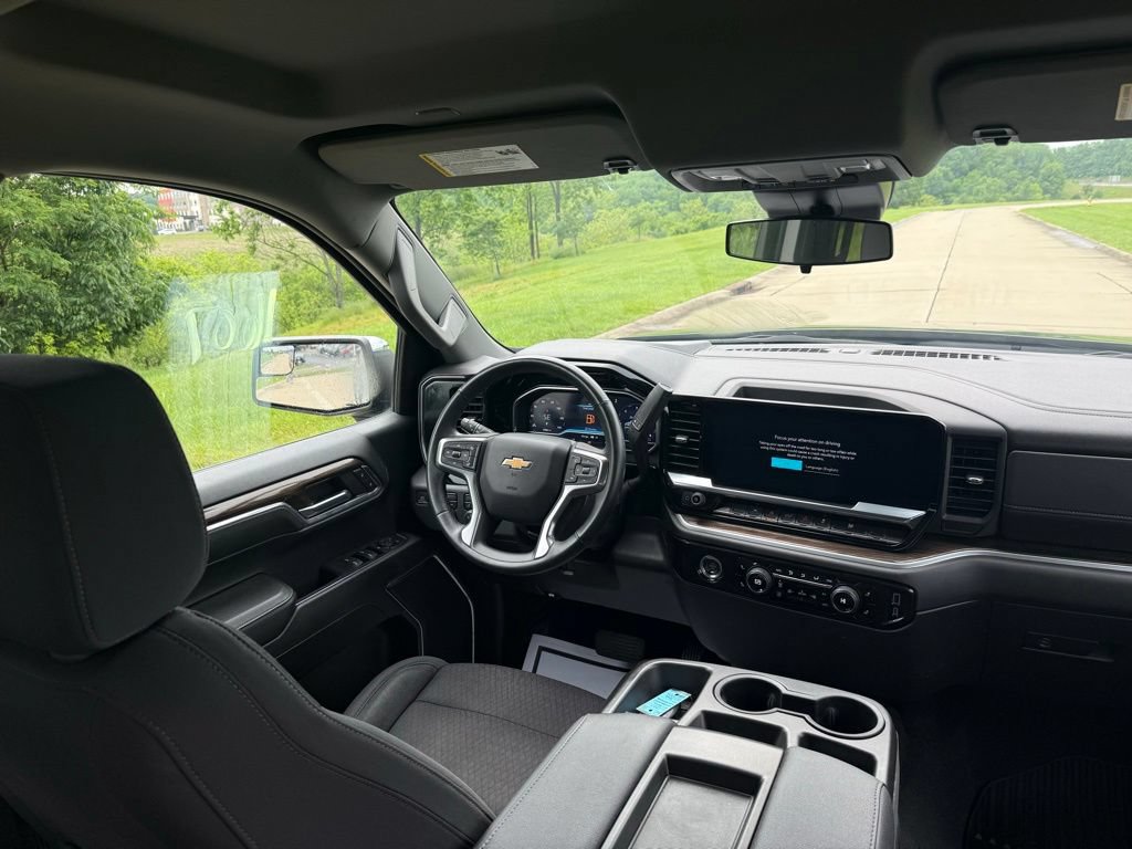 Used 2023 Chevrolet Silverado 1500 LT AWD/4WD image 18