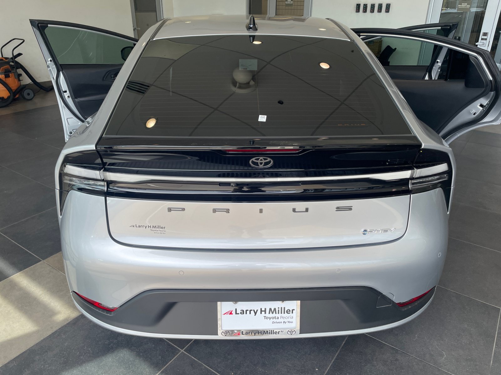 Certified 2026 Toyota Prius Plug-In Hybrid FWD image 24