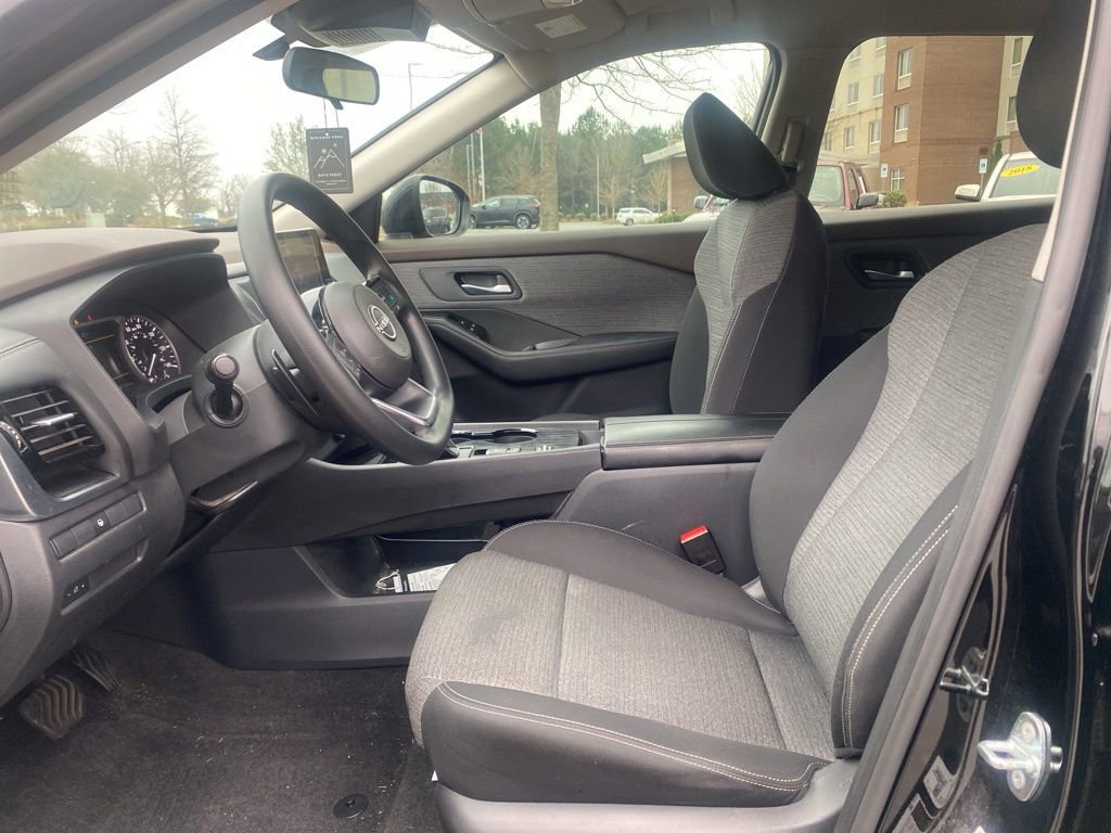 Used 2023 Nissan Rogue SV image 14