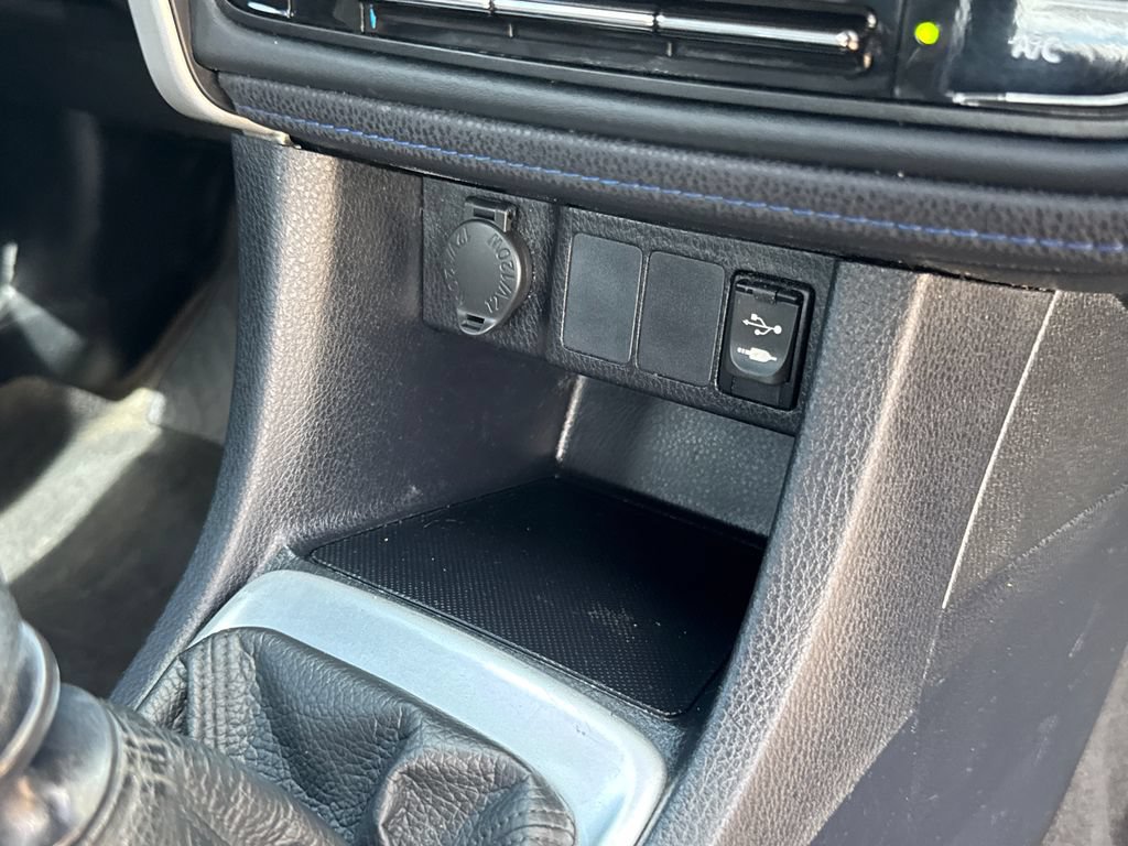 Used 2018 Toyota Corolla SE w/ Carpet Mat Package (TMS) FWD image 12