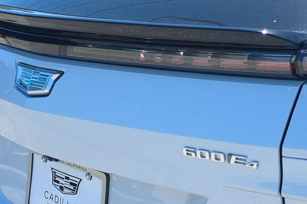 New 2026 Cadillac Lyriq Luxury AWD/4WD image 18