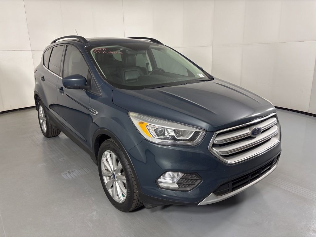 Used 2019 Ford Escape SEL image 2