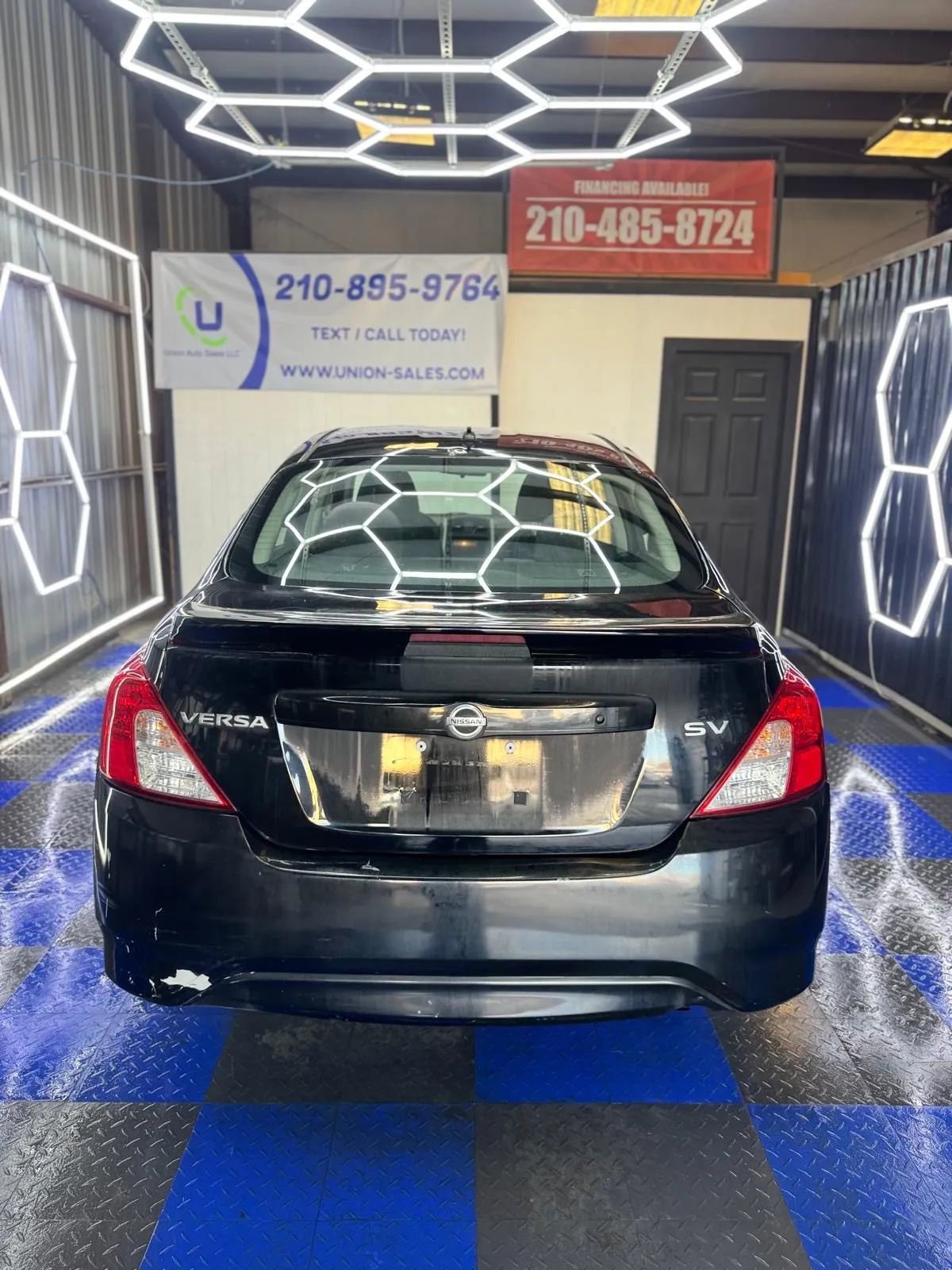 Used 2016 Nissan Versa SV image 19