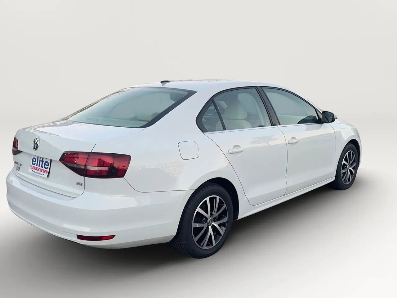 Used 2017 Volkswagen Jetta SE image 7