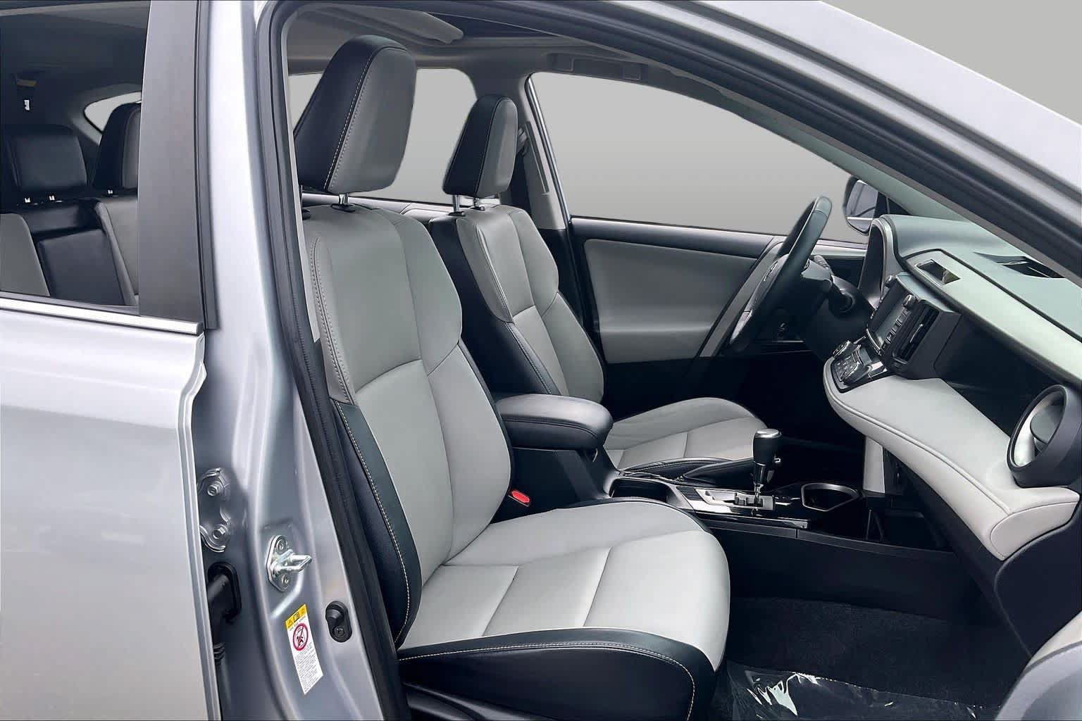 Used 2016 Toyota RAV4 Limited AWD/4WD image 15