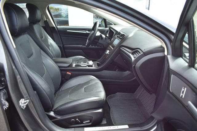 Used 2019 Ford Fusion Energi Titanium FWD image 44