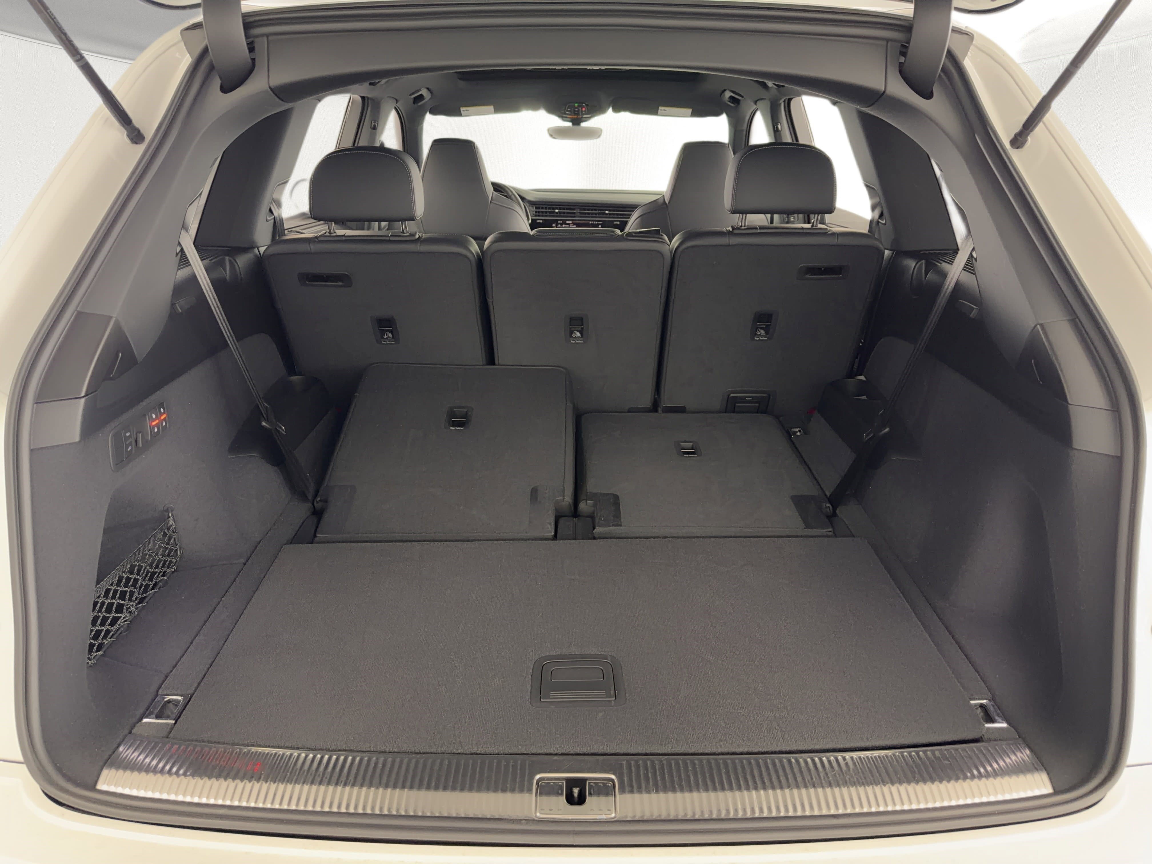 Certified 2025 Audi SQ7 Prestige w/ Prestige Package AWD/4WD image 13