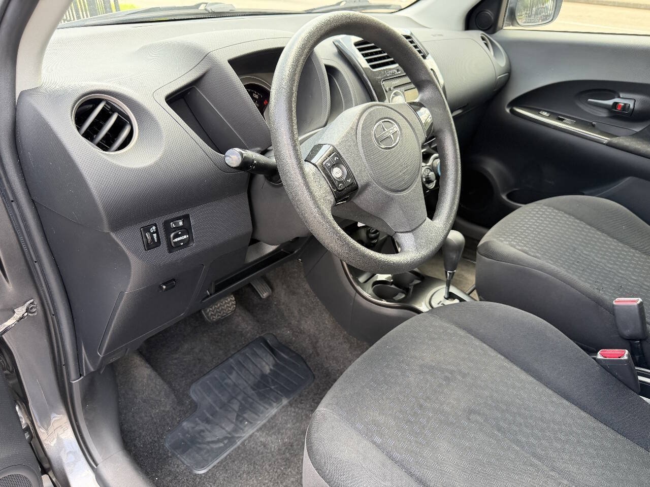 Used 2010 Scion xD FWD image 7