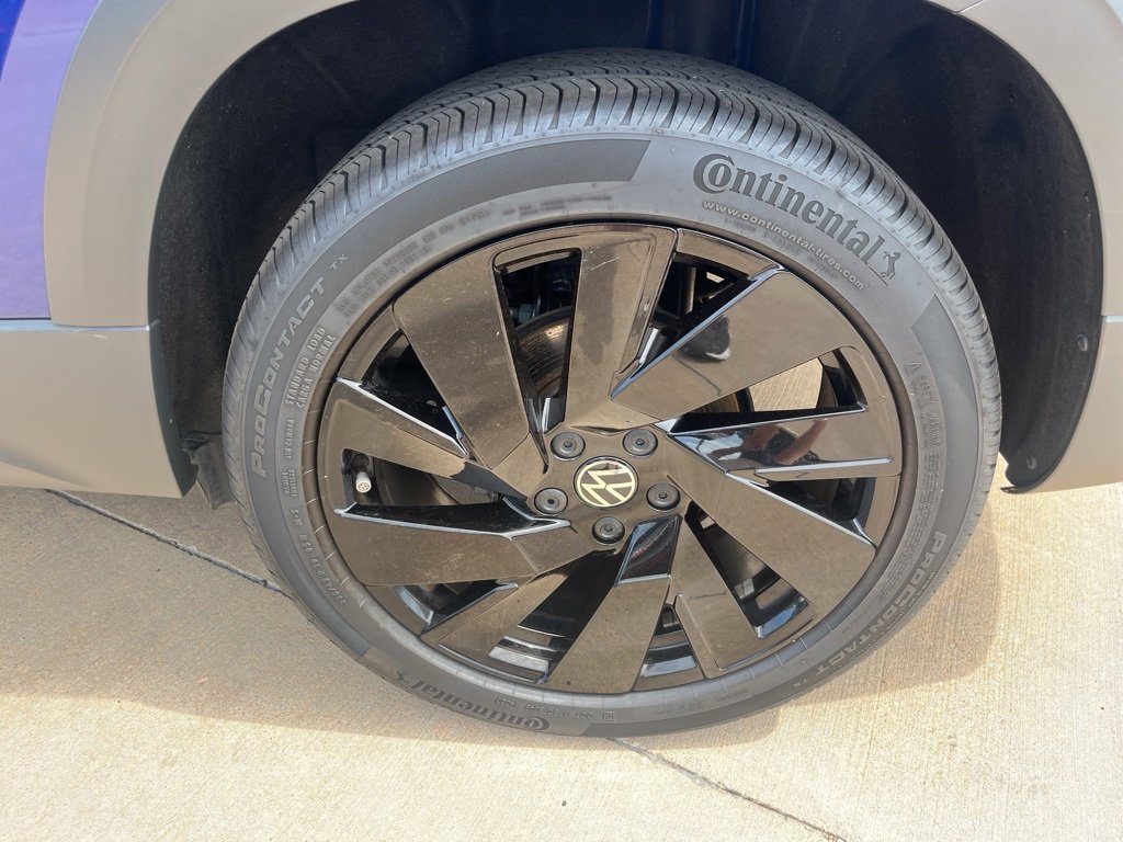 Used 2024 Volkswagen Taos SE image 20