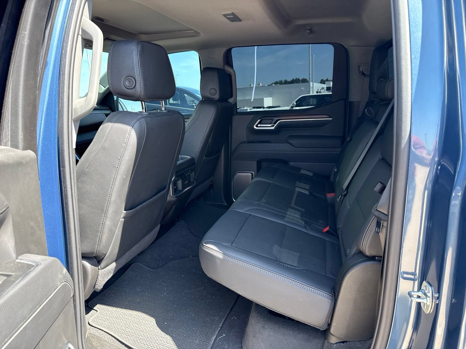 Used 2025 GMC Sierra 1500 Denali w/ Technology Package AWD/4WD image 11