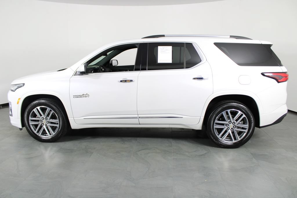 Used 2023 Chevrolet Traverse High Country FWD image 13
