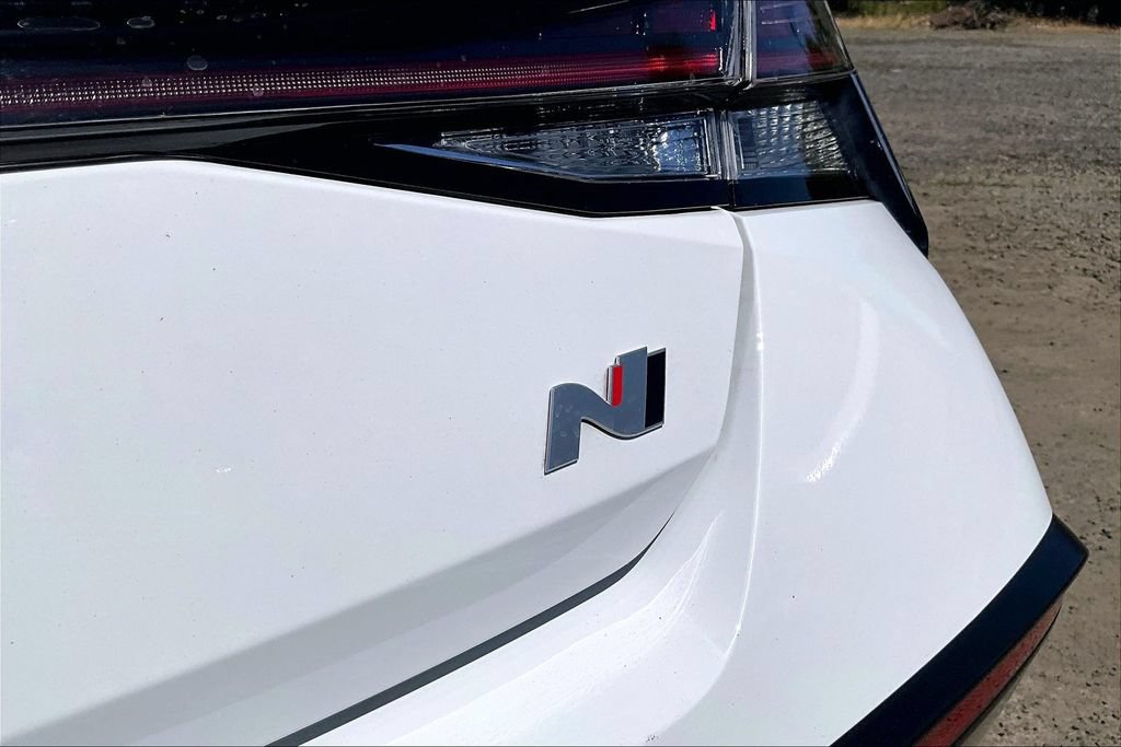 Used 2025 Hyundai Elantra N FWD image 11